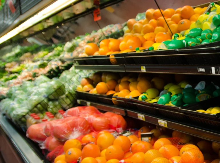 apples, oranges and other fruit at Fresh County Market